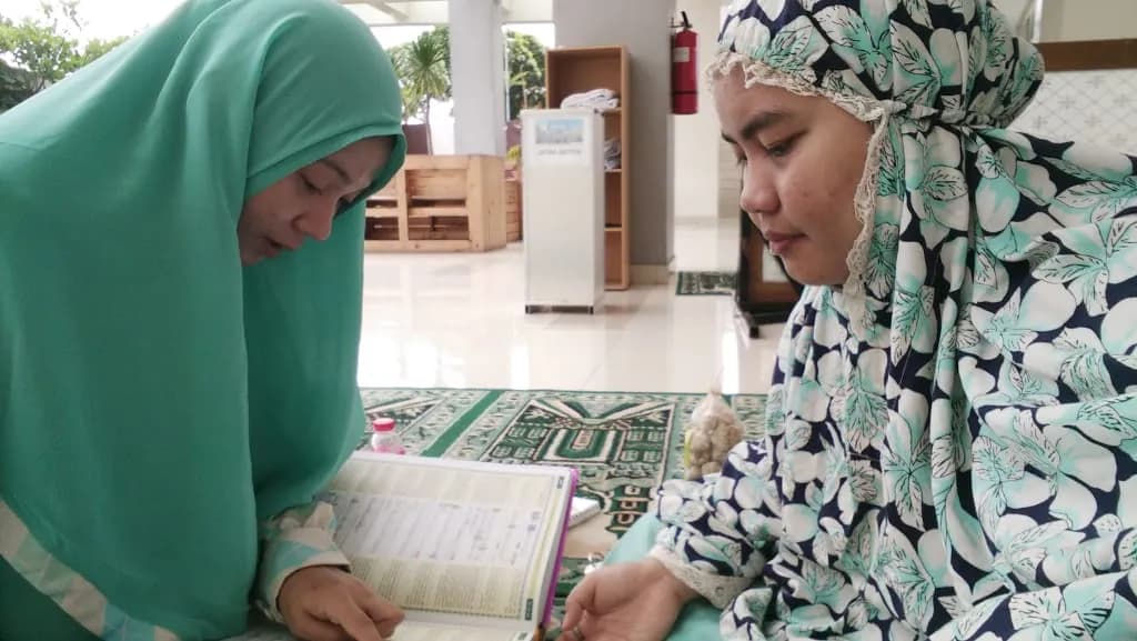 Kak Nurshabah dengan siswa Firdausi - Matrix Tutoring Indonesia