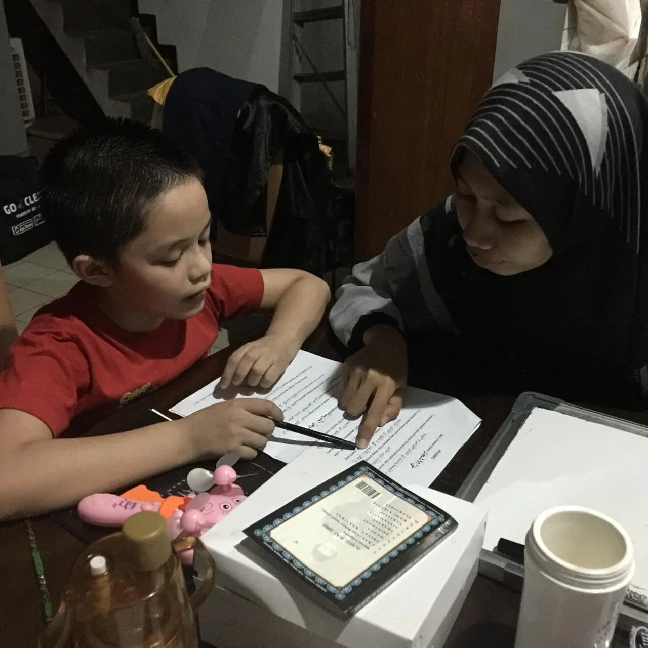 Kak Siti dengan Siswa Arjuna - Matrix Tutoring Indonesia